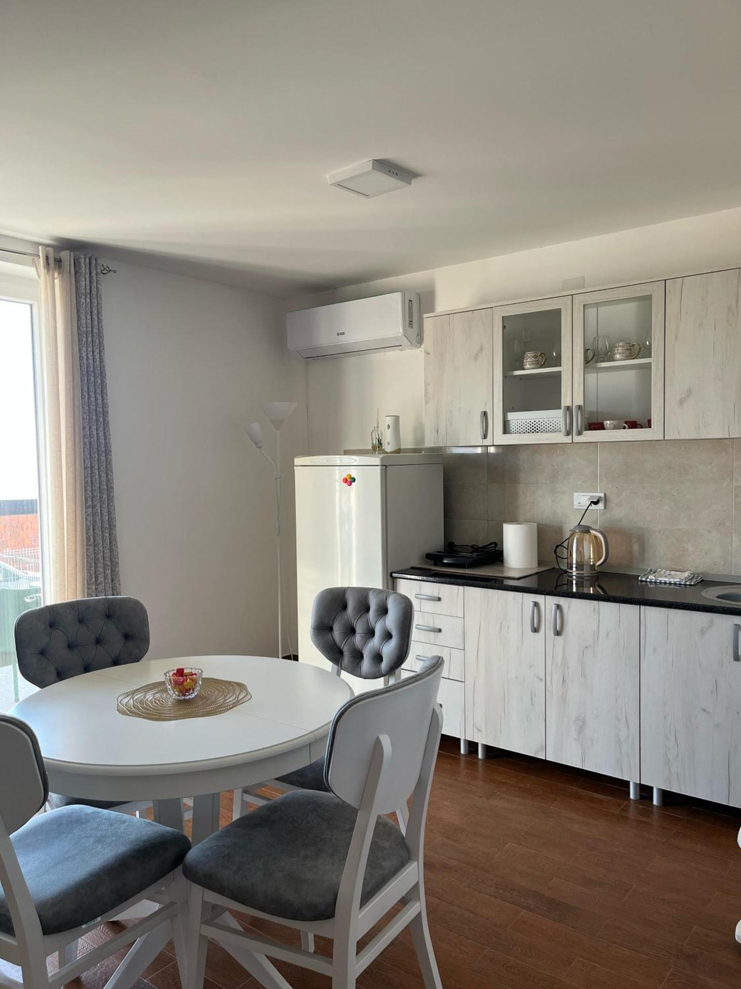 Surcin Apartment Ledine Zewnętrze zdjęcie
